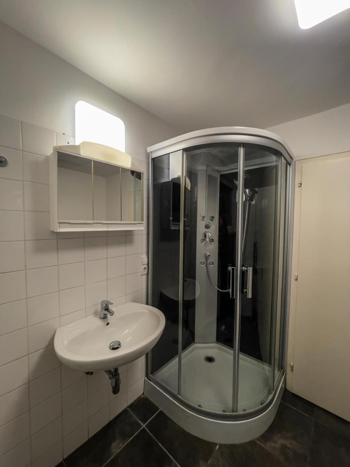 Budget Studio - 2 Einzelbetten - Parkplatz Dornbirn Exterior photo